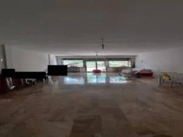 Immobile in asta di 221 m² con più di 5 locali e box auto in vendita a Rovigo - Foto 2