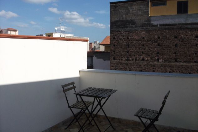 Bilocale mansardato interamente arredato a Catania Centro - Foto 8
