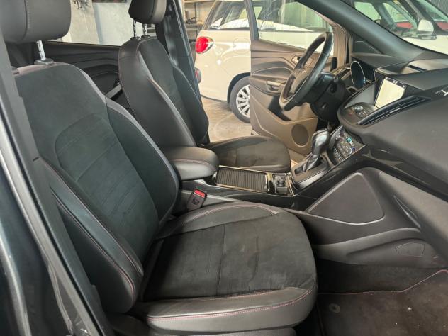 Ford Kuga 2.0 TDCI 150 CV S&S 4WD Powershift ST-Line - Foto 9