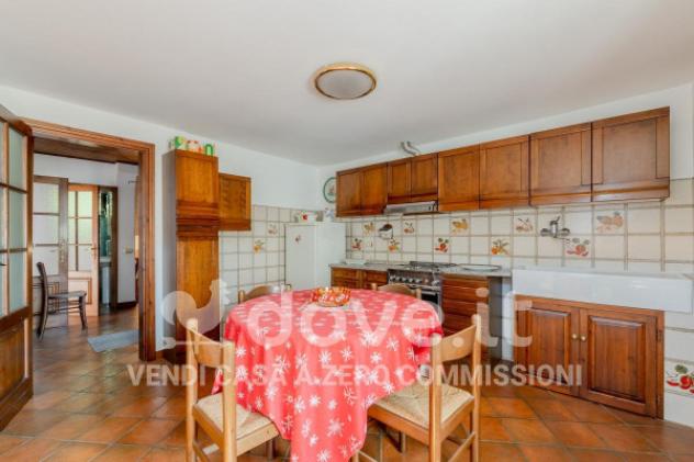 Villa di 339 m² con 5 locali e posto auto in vendita a Cocquio-Trevisago - Foto 4