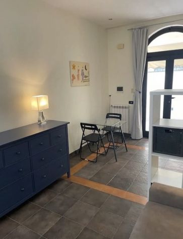 RE DI ROMA MONOLOCALE SU DUE PIANI ARREDATO - Foto 5