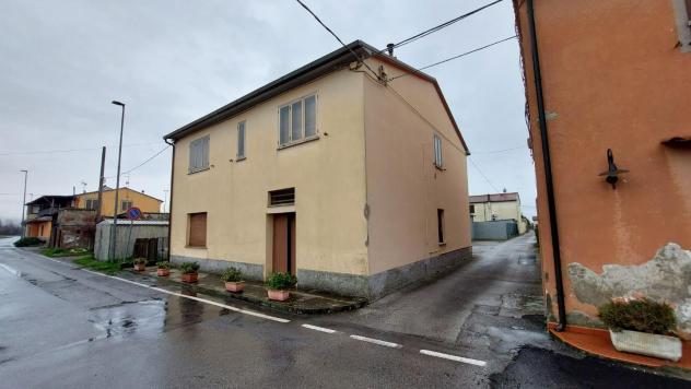 casale in vendita a Cascina in zona Latignano