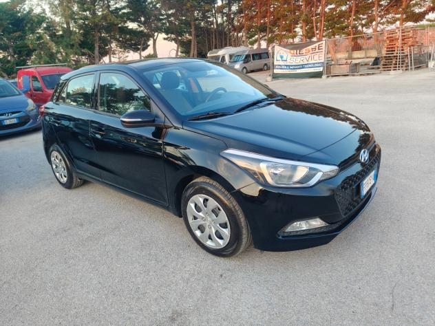Hyundai i20 1.1 CRDi 5p Comfort KM54.000 - Foto 3