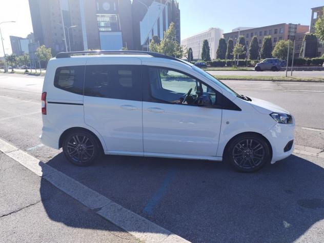 Ford Tourneo Courier 1.5 TDCI 75 CV Sport 94700KM 5/2019 - Foto 4