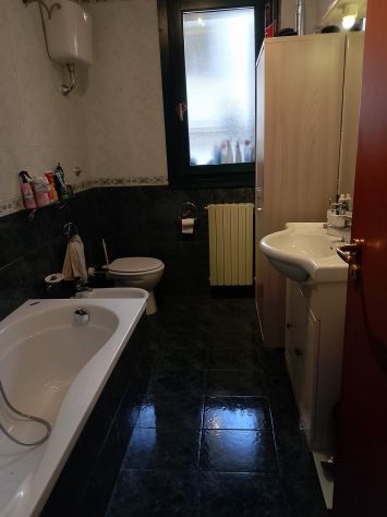 APPARTAMENTO PIANO RIALZATO CON SCOPERTO E POSTO AUTO - Foto 10