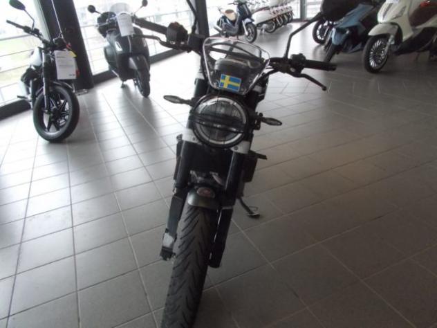 HUSQVARNA Svartpilen 401 . rif. 23345344 - Foto 5