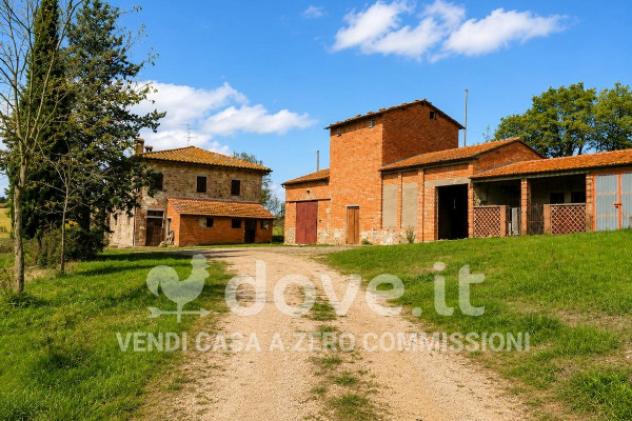 Rustico / Casale di 201 m² con più di 5 locali e box auto in vendita a Paciano - Foto 4