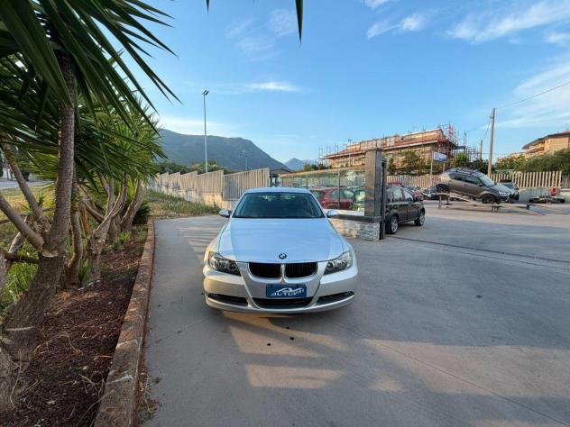 BMW - Serie 3 Touring - 320d Futura - Foto 3