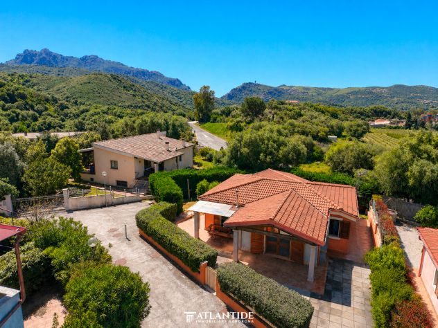 Esclusiva villa libera su 4 lati con ampio giardino privato a Viddalba