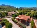 Esclusiva villa libera su 4 lati con ampio giardino privato a Viddalba