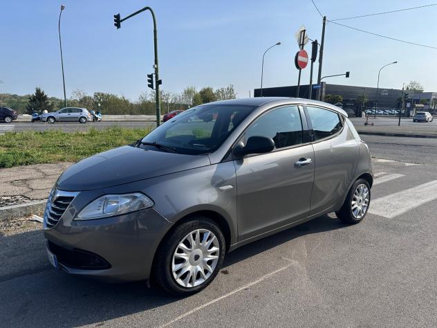 Lancia Ypsilon 1.2 69 CV 5 porte S&S Silver GPL