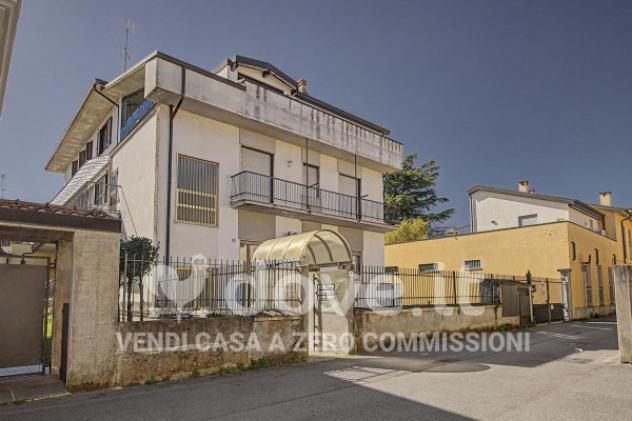 Appartamento di 113 m² con 4 locali e box auto in vendita a Treviglio