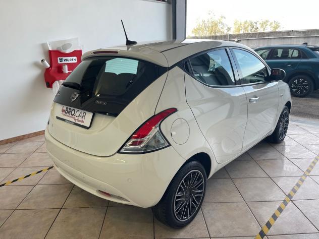 Lancia Ypsilon 1.0 FireFly 70cv S&S Hybrid GOLD PLUS - Foto 3