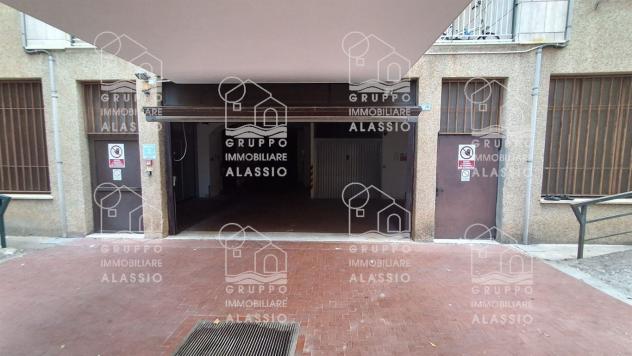 Alassio - Zona Ponente - Ampio Box