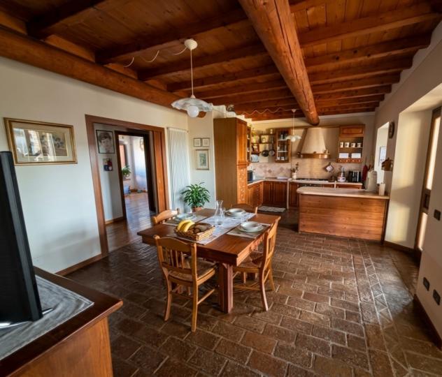 Affascinante Quadrilocale con Loggia e Potenziale per Nuove Unità Abitative - Foto 2