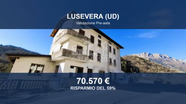 Immobile in asta di 554 m² in vendita a Lusevera