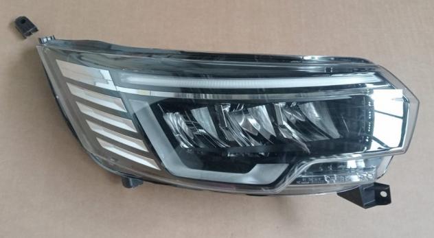Proiettore ant. dx.  260102899R Parti elettriche  Fanaleria  Proiettori  Proiettore ant. RENAULT - TRAFIC - 2021