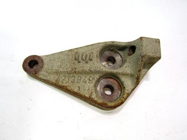 4713949 STAFFA SUPPORTO MOTORE LATO DESTRO FIAT 131 2.5 D 53 KW RICAMBIO NUOVO