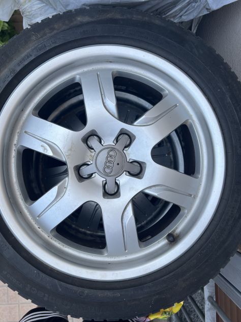 Kit 4 Cerchi in Lega 17" Originali Audi con Gomme Invernali Continental 225/50 R
