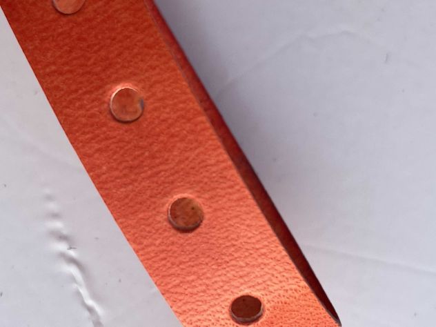 T35 Nastro in pelle a vegetale anilina Rosso forato H 14 mm - L 100 mt - Foto 4