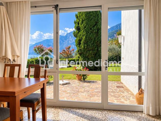 UNA FINESTRA SUL GARDA, IMMERSA NEL VERDE - Foto 10