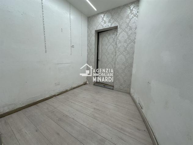 NEGOZIO ZONA DI FORTE PASSAGGIO VEICOLARE - Foto 4