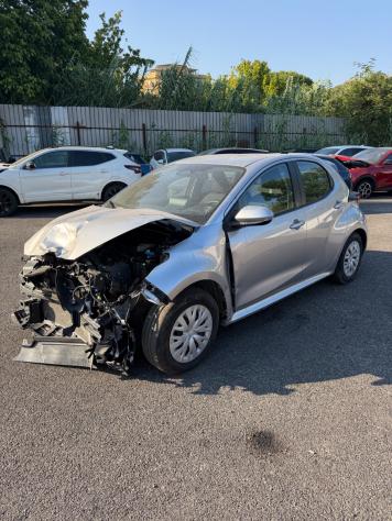 Toyota Yaris 1.5 Hybrid SINISTRATA - Foto 4