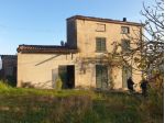 CASA INDIPENDENTE CON TERRENO E RUSTICI VARI