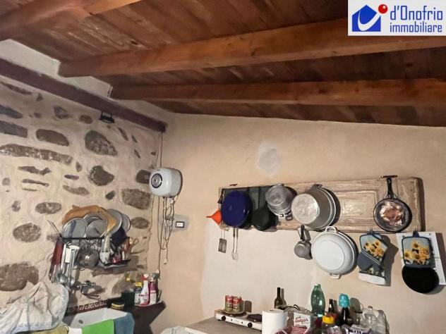 VENDESI IN VINCHIATURO, ALLA CONTRADA CARDARELLE UNA SOLUZIONE ABITATIVA INDIPENDENTE, CON 8000 MQ DI TERRENO - Foto 5