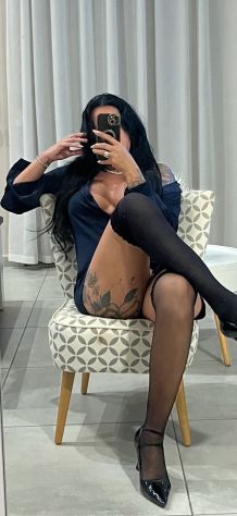 NUOVA . . * K A R E N * Per un massaggio Corpo a Corpo 🔥COINVOLGENTE Tel:3311958889