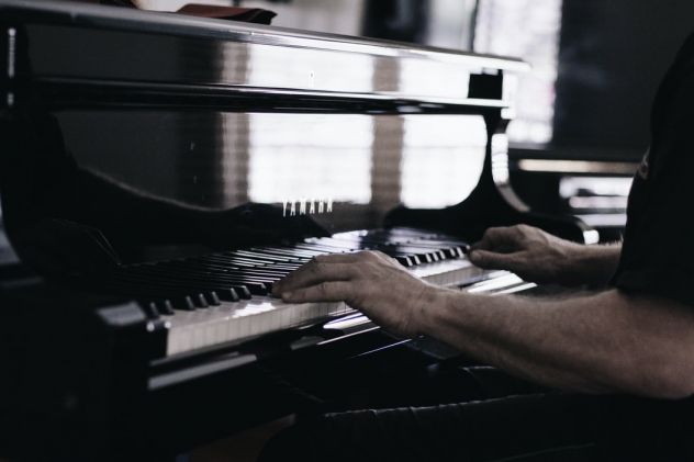 Pianista professionista ad Imperia, Sanremo, Montecarlo e Costa Azzurra