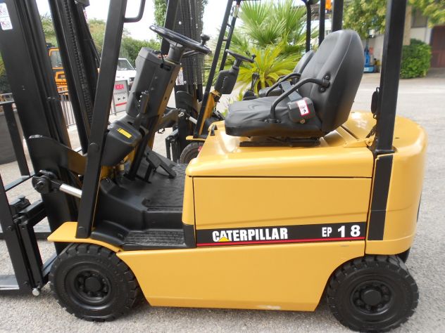 CARRELLO SOLLEVATORE