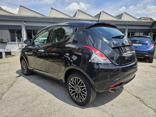 Lancia Ypsilon 1.0 FireFly 70cv Hybrid Alberta Ferretti - Foto 6