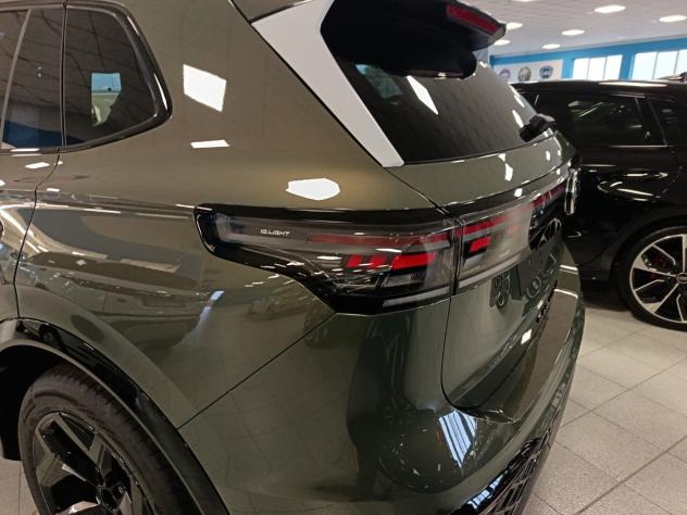 Volkswagen Tiguan Tiguan 1.5 eTSI 150 CV ACT DSG R-Line - Foto 10
