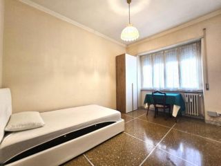 Stanza in appartamento in affitto a Roma