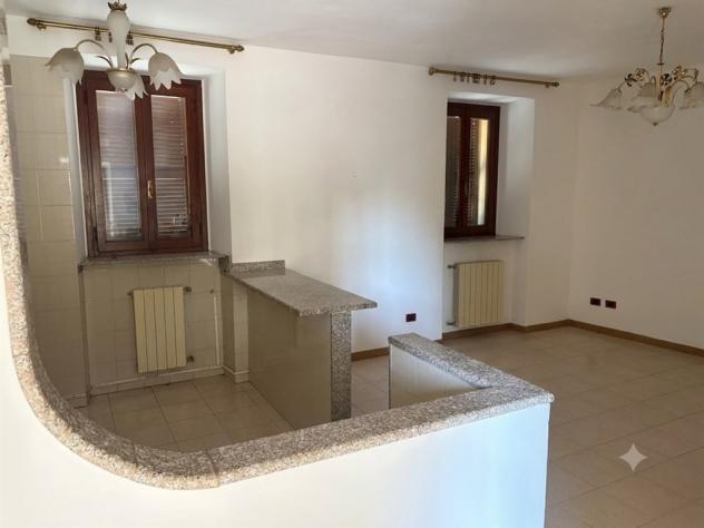 va185 - casa indipendente libera subito: 4 locali, servizi doppio box e picola area esterna recintata - Foto 8