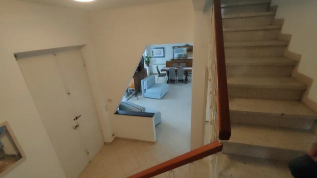 IMMOBILE DI PRESTIGIO di 8 vani e di 260 mq (VIAREGGIO - Viareggio Città Giardino) rif. 592 - Foto 8