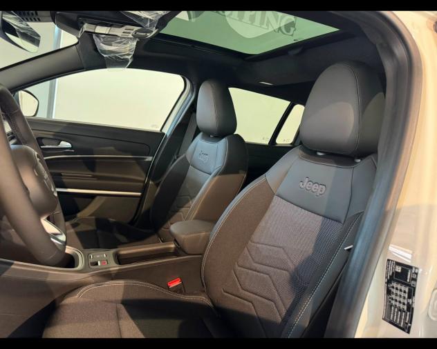 Jeep Avenger 1.2 turbo e-hybrid mhev Summit fwd 110cv edct6 - Foto 9