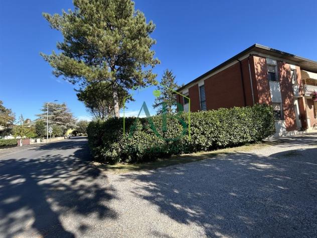 Casa con giardino