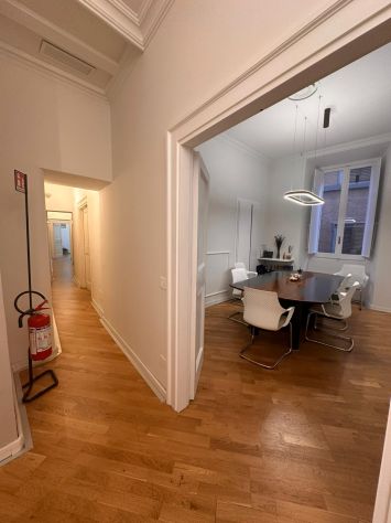 luminosa e silenziosa stanza ad uso ufficio / sala operativa - Foto 3