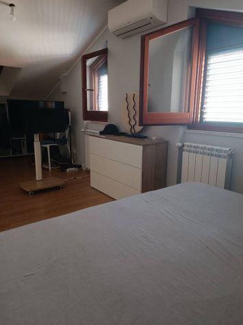 GIARDINETTI BILOCALE ARREDATO CON POSTO AUTO - Foto 4