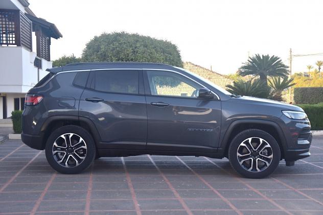 Jeep Compass 1.3 T4 190cv PHEV 4xe AT6 Limited - Foto 4