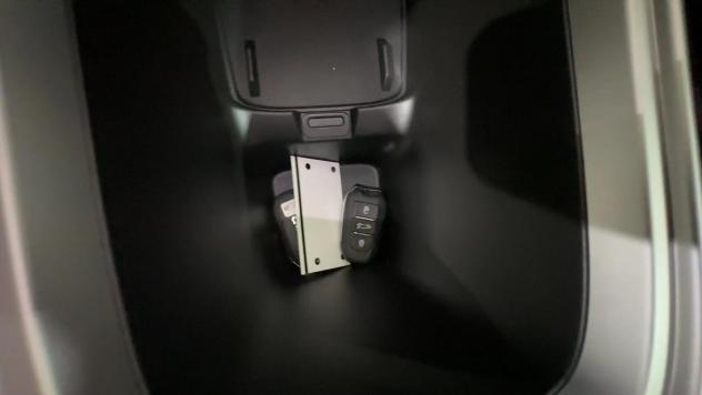 Jeep Avenger e-Hybrid 1.2 MHEV e-Hybrid Turbo Summit #tettoapribile #keyless #portellone - Foto 9