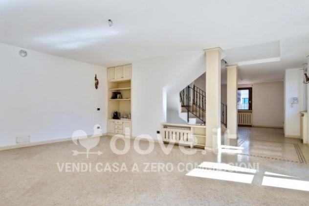 Casa indipendente di 394 m² con più di 5 locali e box auto doppio in vendita a Casnigo - Foto 7