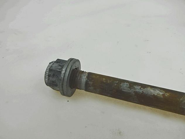 PERNO RUOTA POSTERIORE BMW R13 F 650 GS DAKAR 04 1999 - 2007 36317650587 REAR WHEEL AXLE - Foto 2