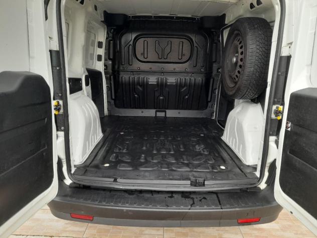 FIAT - Doblò - 1.4 T-Jet Natural Power Lounge - Foto 9