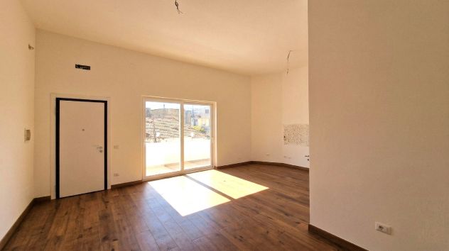 OPPORTUNITA' IMMOBILIARE IN PIENO CENTRO: INTERO FABBRICATO CON RESIDENZA - Foto 7