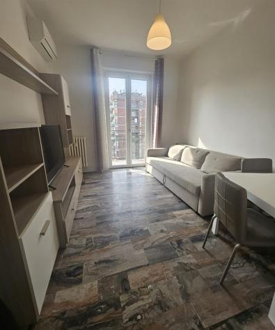 Elegante Bilocale Ristrutturato con Balcone in Via delle Primule 3, Milano - Foto 11