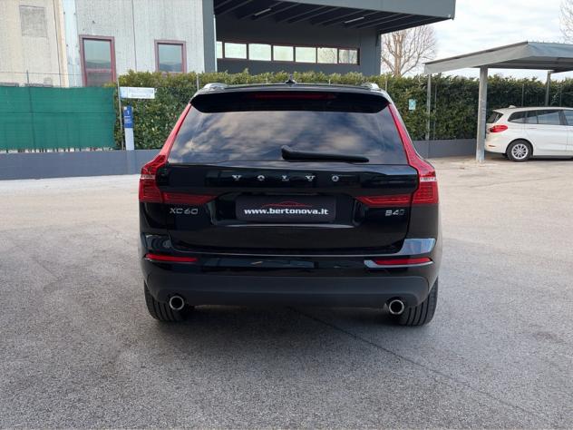 Volvo XC60 XC60 B4 (d) AWD Geartronic Momentum Pro - Foto 5