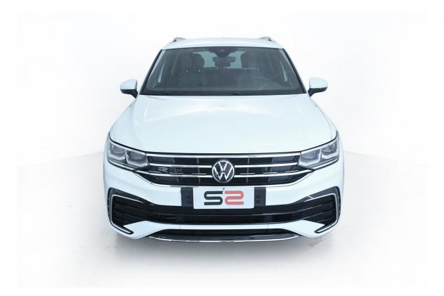 Volkswagen Tiguan 2.0 TDI SCR 150 cv R-Line DSG / IQ Drive Pack - Navigatore "Discover Media" - Adaptive Cruise Control - Fari LED - Foto 2